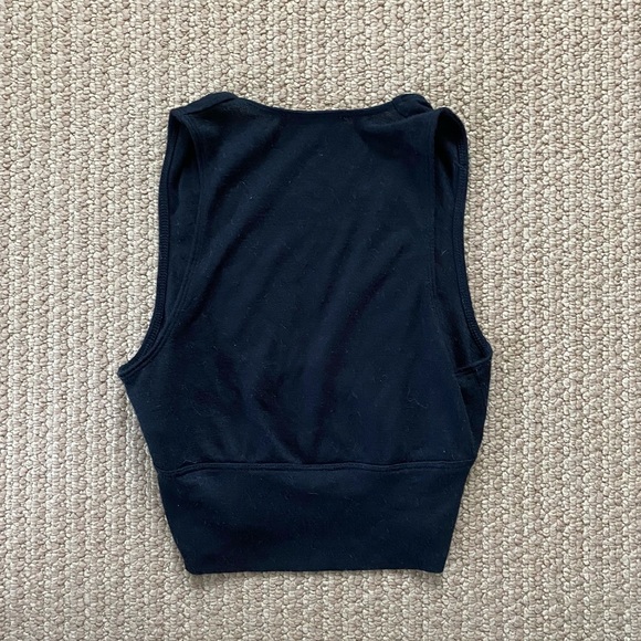 Aritzia crop top - Picture 3 of 3